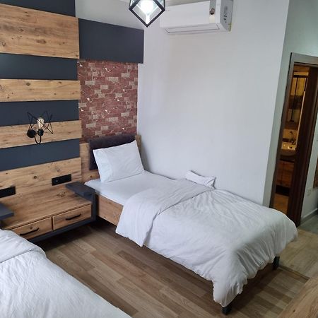 Imroz Adali'S Hotel Eksteriør billede